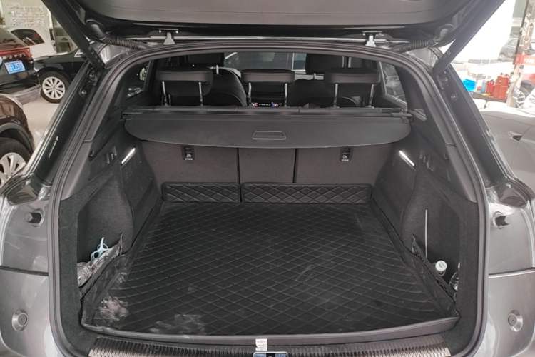 Used Audi Q5L 2024 40 TFSI Luxury Dynamic Edition Trunk