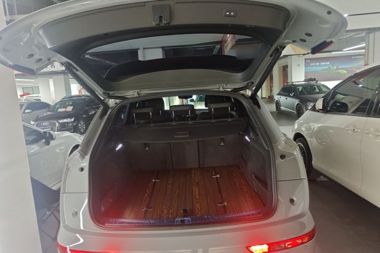 Used Audi Q5L 2024 40 TFSI Luxury Dynamic Edition Trunk
