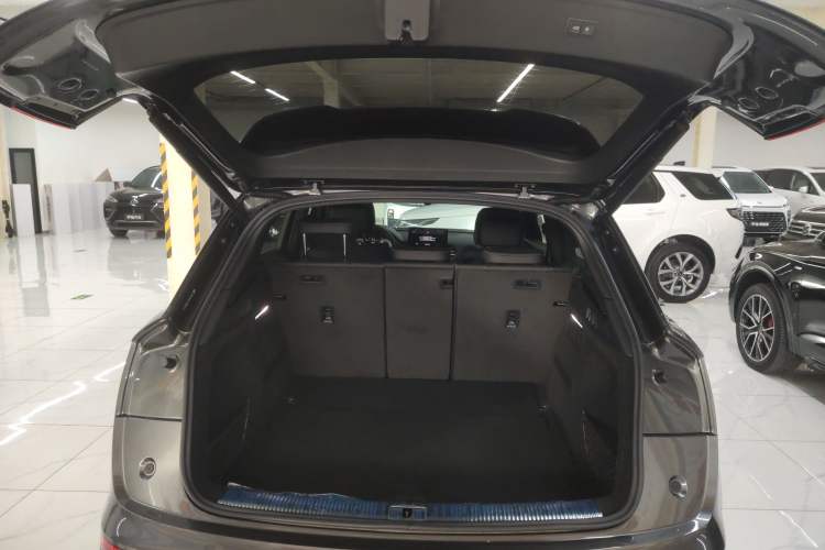 Used Audi Q5L 2024 40 TFSI Luxury Dynamic Edition Trunk