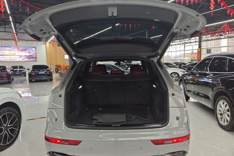 Used Audi Q5L 2024 40 TFSI Luxury Dynamic Edition Trunk