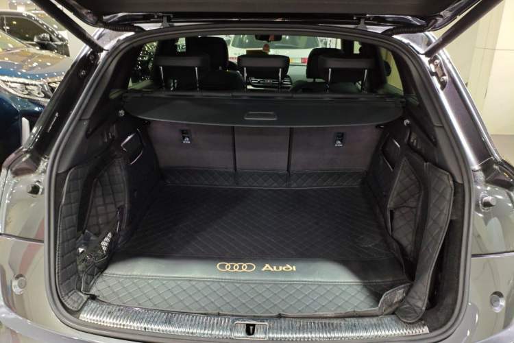 Used Audi Q5L 2024 40 TFSI Luxury Dynamic Edition Trunk