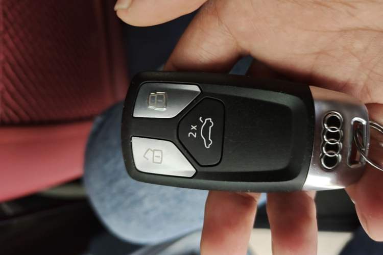Used Audi Q5L 2024 40 TFSI Luxury Dynamic Edition Vehicle Key