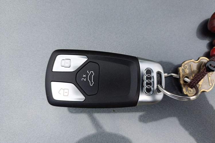 Used Audi Q5L 2024 45 TFSI Luxury Dynamic Model Vehicle Key