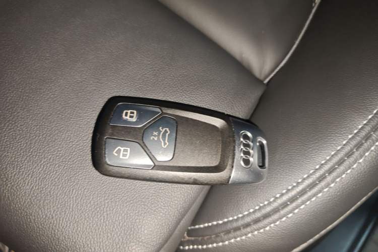 Used Audi Q5L 2024 40 TFSI Luxury Dynamic Edition Vehicle Key