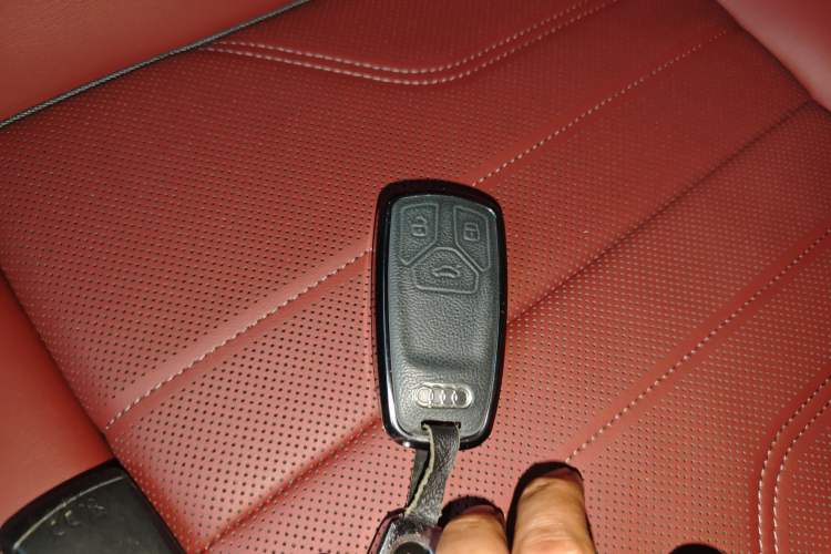 Used Audi Q5L 2024 40 TFSI Luxury Dynamic Edition Vehicle Key