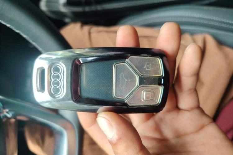 Used Audi Q5L 2024 40 TFSI Luxury Dynamic Edition Vehicle Key