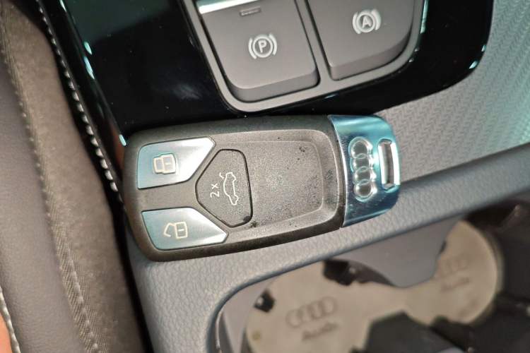 Used Audi Q5L 2024 40 TFSI Luxury Dynamic Edition Vehicle Key
