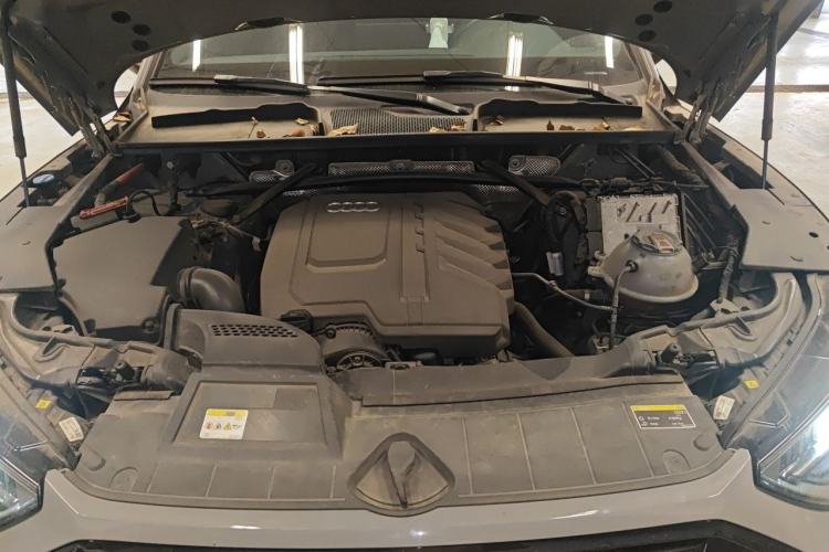 Used Audi Q5L 2024 45 TFSI Luxury Dynamic Model Engine Bay