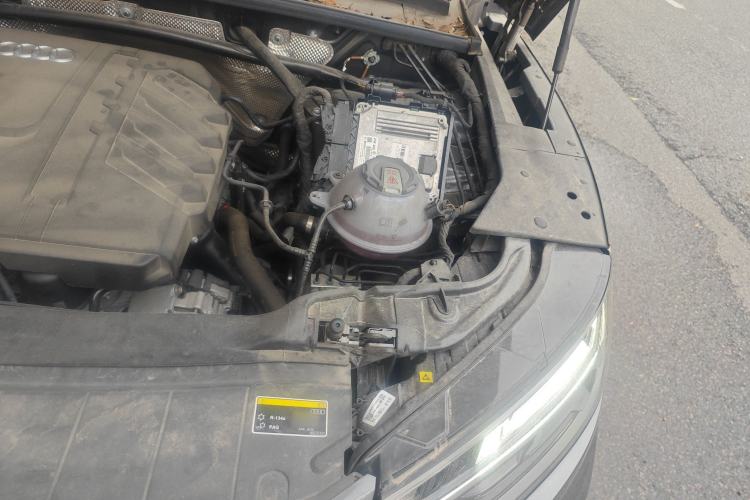 Used Audi Q5L 2024 40 TFSI Luxury Dynamic Edition Engine Bay Left