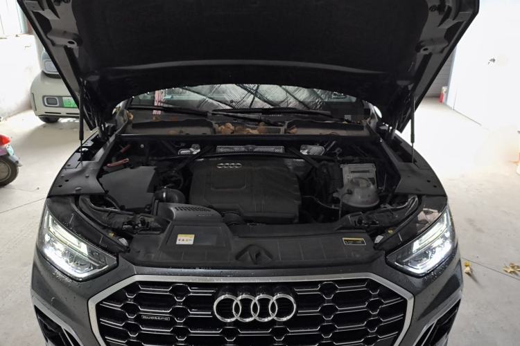 Used Audi Q5L 2024 40 TFSI Fashion Dynamic Model Engine Bay