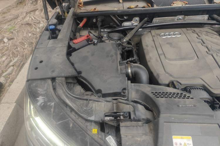 Used Audi Q5L 2024 40 TFSI Luxury Dynamic Edition Engine Bay Right