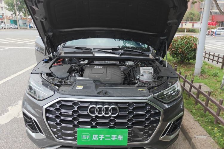 Used Audi Q5L 2024 40 TFSI Fashion Dynamic Model Engine Bay