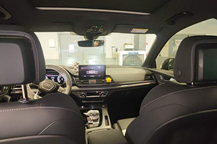 Used Audi Q5L 2024 45 TFSI Luxury Dynamic Model Headliner