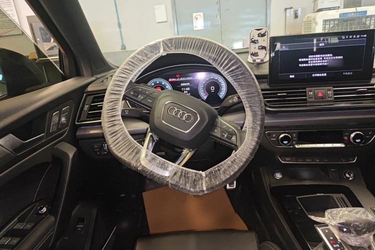 Used Audi Q5L 2024 45 TFSI Luxury Dynamic Model Steering Wheel