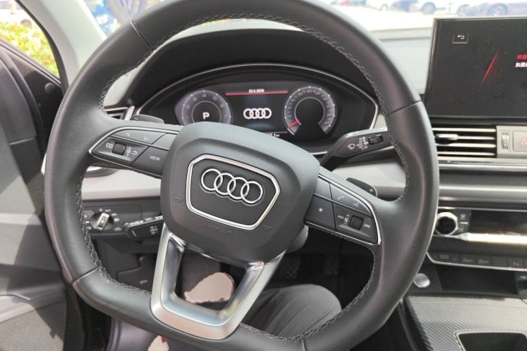 Used Audi Q5L 2024 40 TFSI Fashion Dynamic Model Steering Wheel