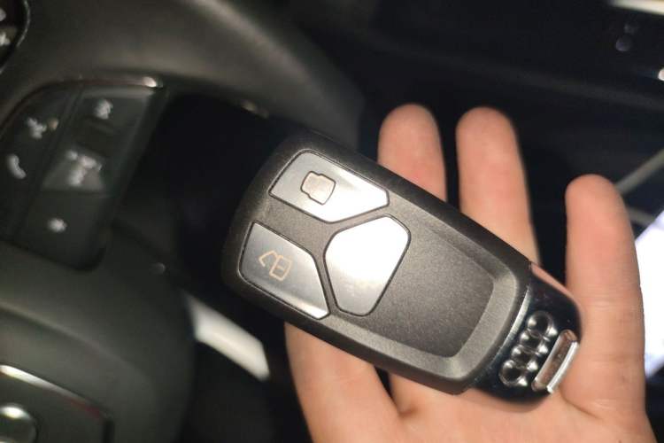 Used Audi Q5L 2024 40 TFSI Luxury Dynamic Edition Vehicle Key
