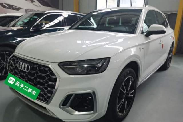 Ojetý Audi Q5L 2024 40 TFSI Fashion Dynamic Model