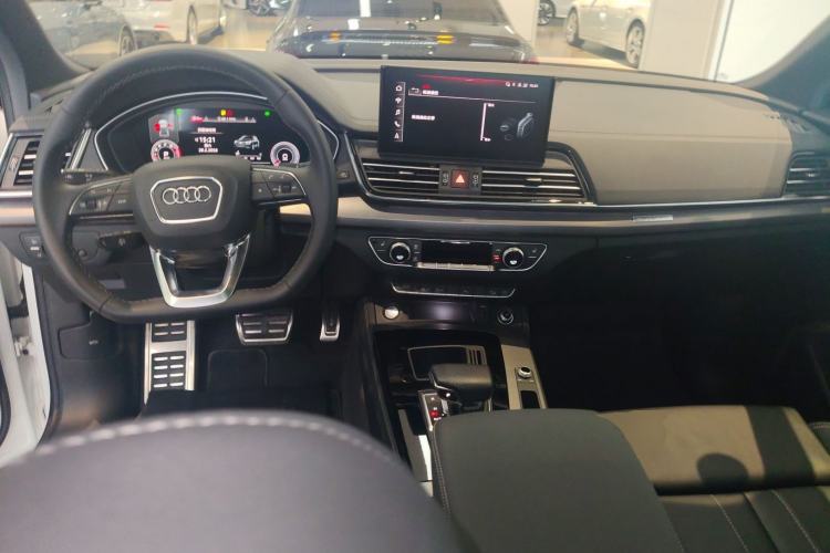 Used Audi Q5L 2024 40 TFSI Luxury Dynamic Edition Center Console