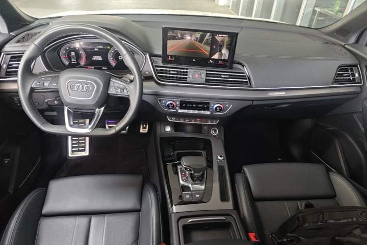 Used Audi Q5L 2024 45 TFSI Luxury Dynamic Model Center Console