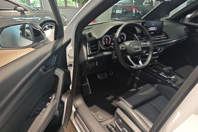 Used Audi Q5L 2024 40 TFSI Fashion Dynamic Model Driver Seat