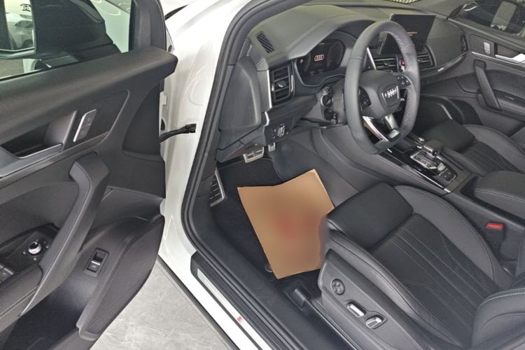 Used Audi Q5L 2024 40 TFSI Luxury Dynamic Edition Driver Seat