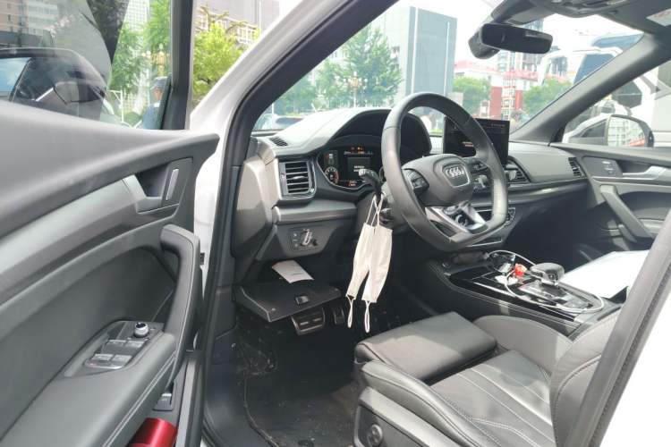 Used Audi Q5L 2024 40 TFSI Luxury Dynamic Edition Driver Seat