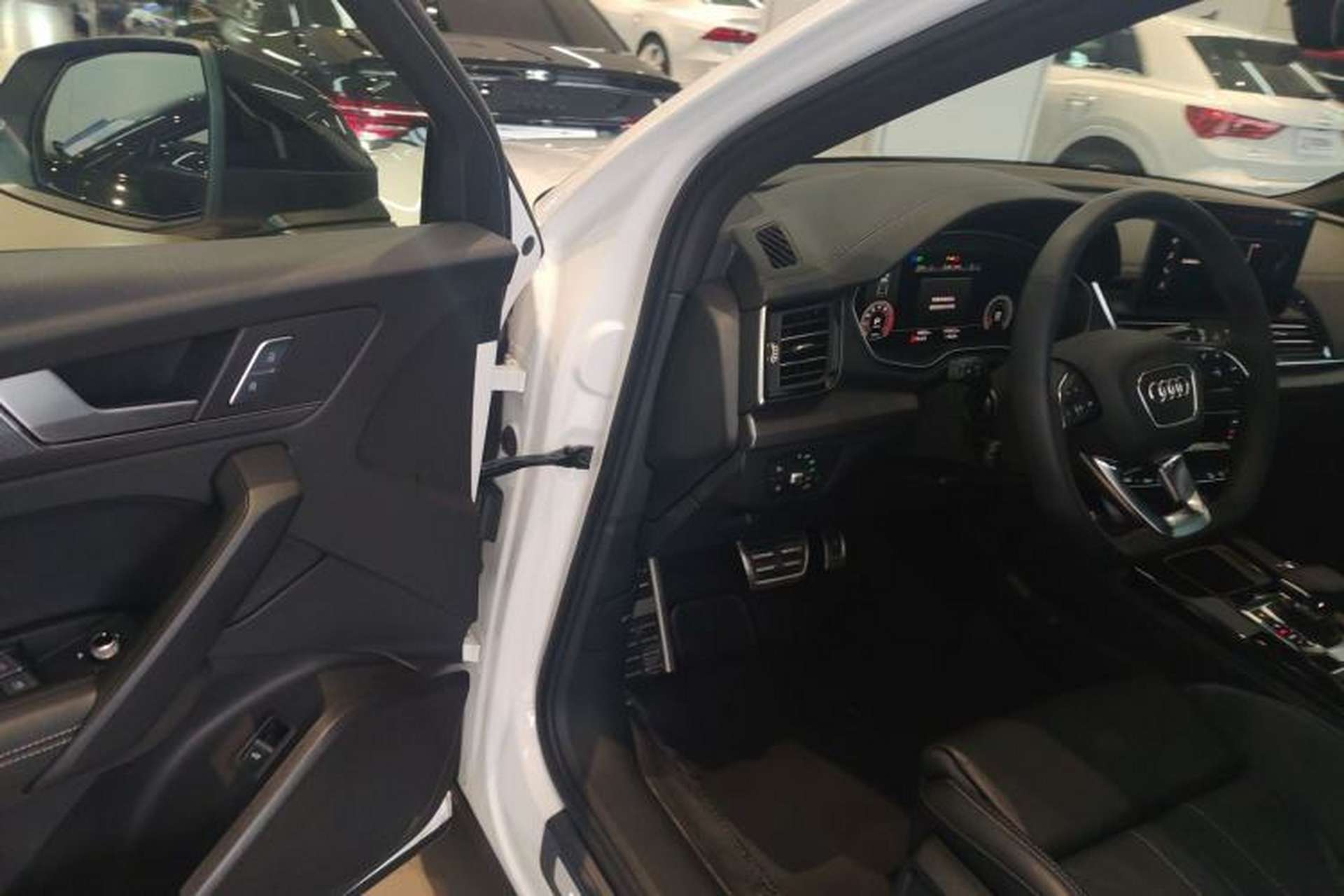 Used Audi Q5L 2024 40 TFSI Luxury Dynamic Edition Driver Seat