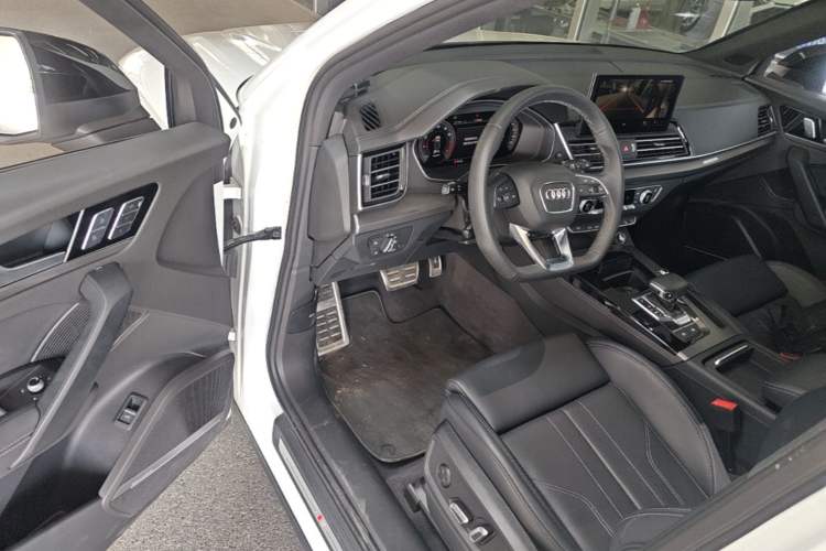Used Audi Q5L 2024 45 TFSI Luxury Dynamic Model Driver Seat