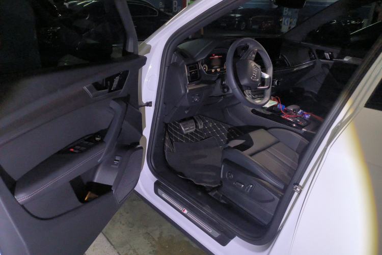 Used Audi Q5L 2024 40 TFSI Luxury Dynamic Edition Driver Seat
