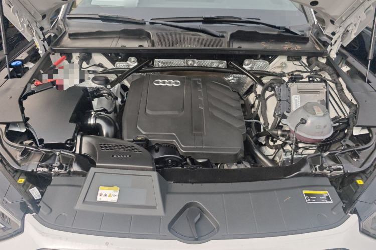 Used Audi Q5L 2024 40 TFSI Fashion Dynamic Model Engine Bay