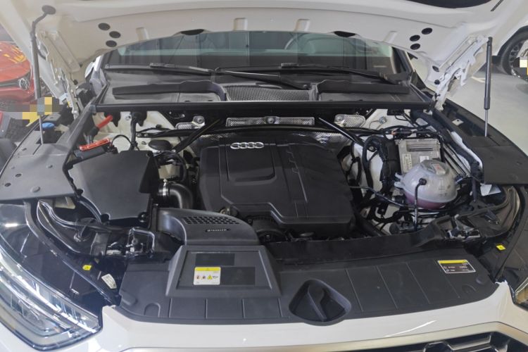 Used Audi Q5L 2024 40 TFSI Fashion Dynamic Model Engine Bay