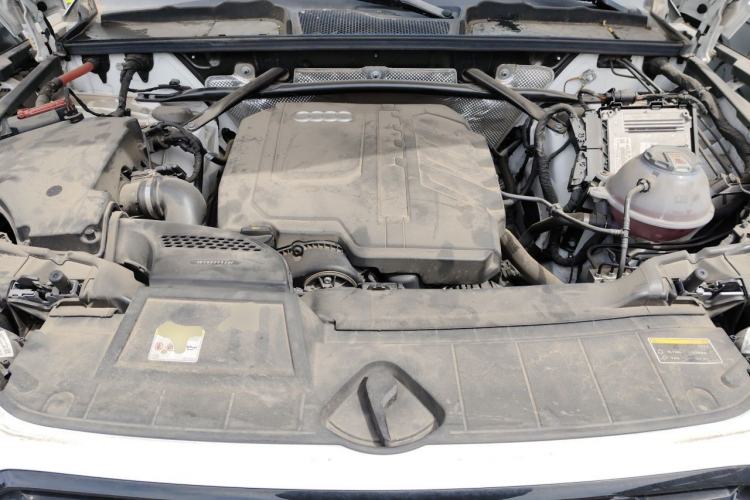 Used Audi Q5L 2024 40 TFSI Luxury Dynamic Edition Engine Bay