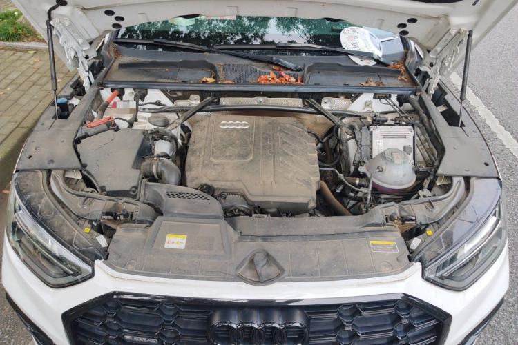 Used Audi Q5L 2024 40 TFSI Luxury Dynamic Edition Engine Bay