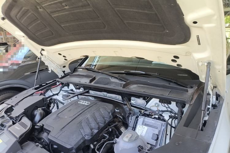 Used Audi Q5L 2024 40 TFSI Luxury Dynamic Edition Engine Bay