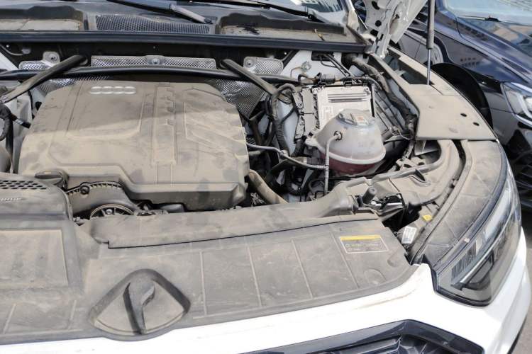 Used Audi Q5L 2024 40 TFSI Luxury Dynamic Edition Engine Bay Left