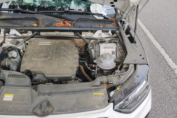 Used Audi Q5L 2024 40 TFSI Luxury Dynamic Edition Engine Bay Left