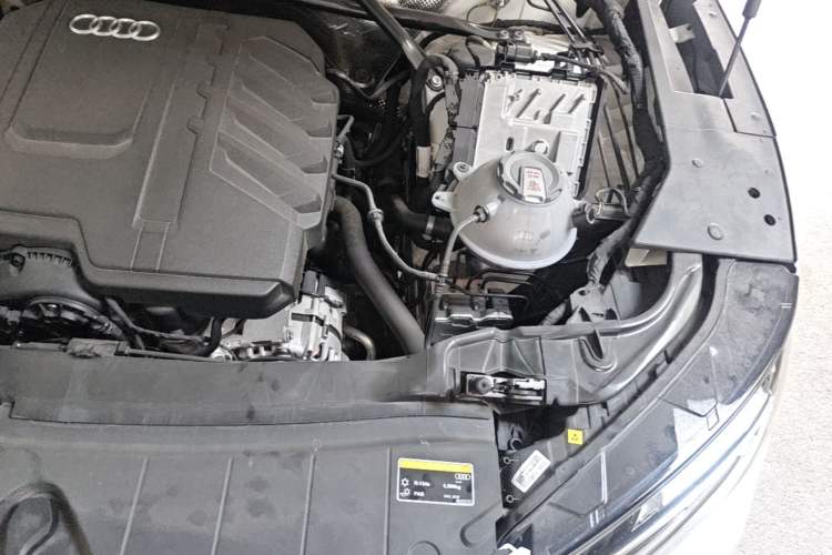 Used Audi Q5L 2024 45 TFSI Luxury Dynamic Model Engine Bay Left