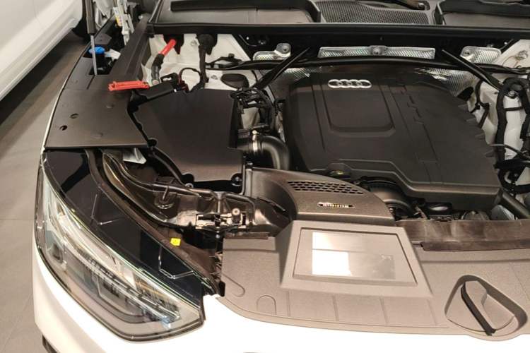 Used Audi Q5L 2024 40 TFSI Luxury Dynamic Edition Engine Bay Right