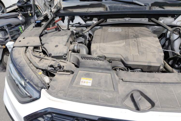 Used Audi Q5L 2024 40 TFSI Luxury Dynamic Edition Engine Bay Right