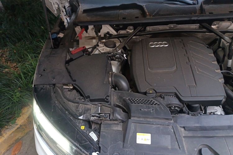 Used Audi Q5L 2024 45 TFSI Luxury Dynamic Model Engine Bay Right