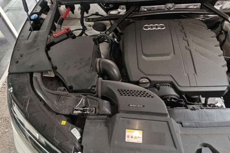 Used Audi Q5L 2024 45 TFSI Luxury Dynamic Model Engine Bay Right