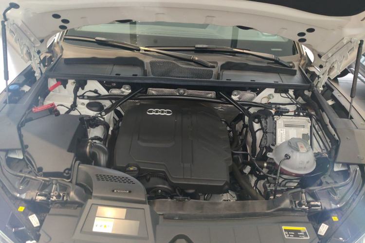 Used Audi Q5L 2024 40 TFSI Luxury Dynamic Edition Engine Bay