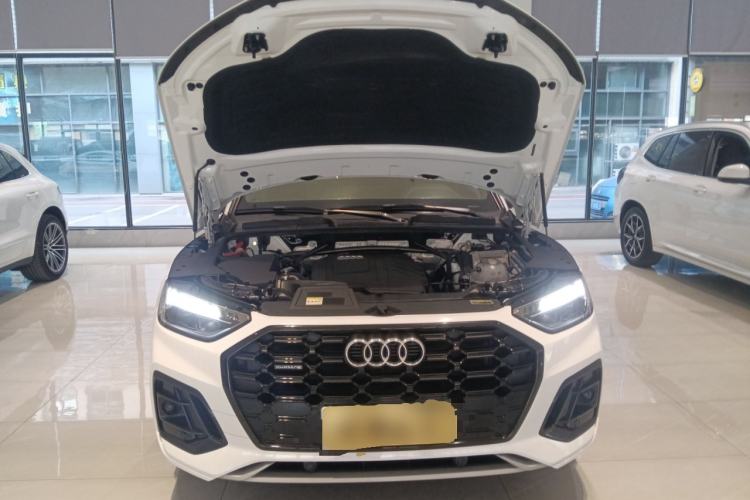 Used Audi Q5L 2024 40 TFSI Luxury Dynamic Edition Engine Bay