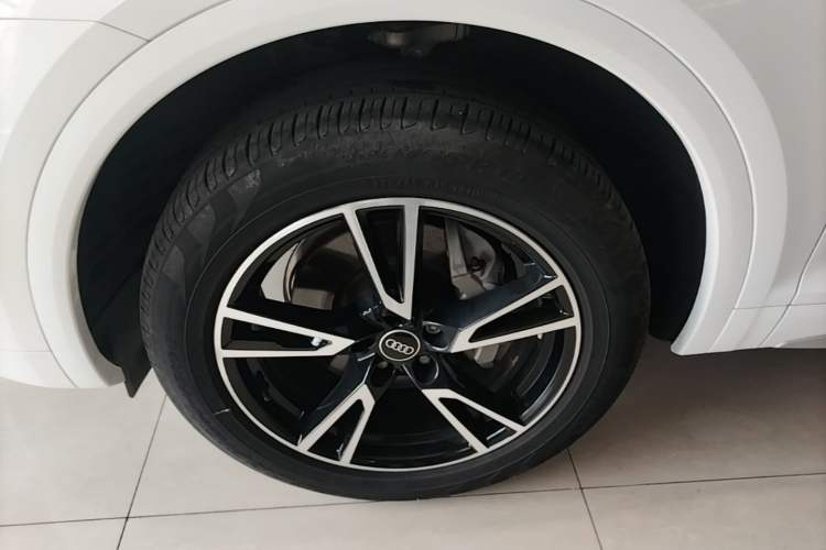 Used Audi Q5L 2024 40 TFSI Fashion Dynamic Model Exterior 4