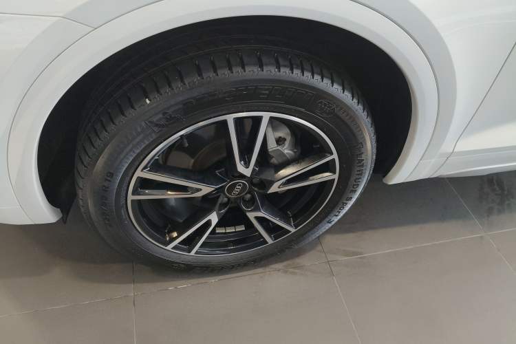 Used Audi Q5L 2024 40 TFSI Fashion Dynamic Model Exterior 7
