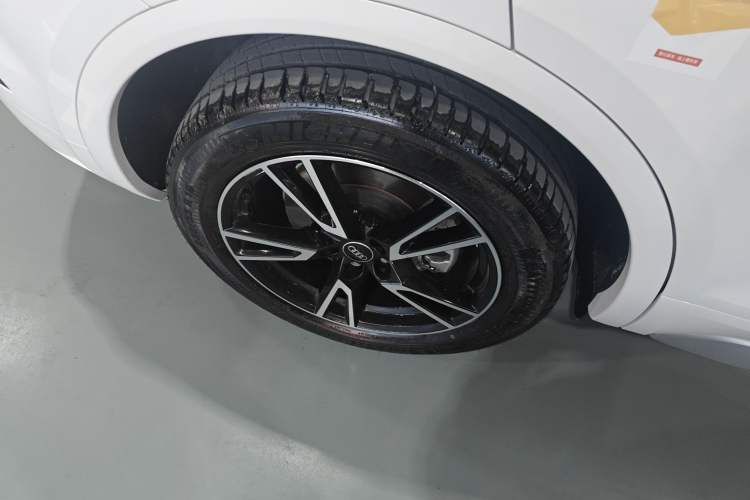 Used Audi Q5L 2024 40 TFSI Fashion Dynamic Model Exterior 8