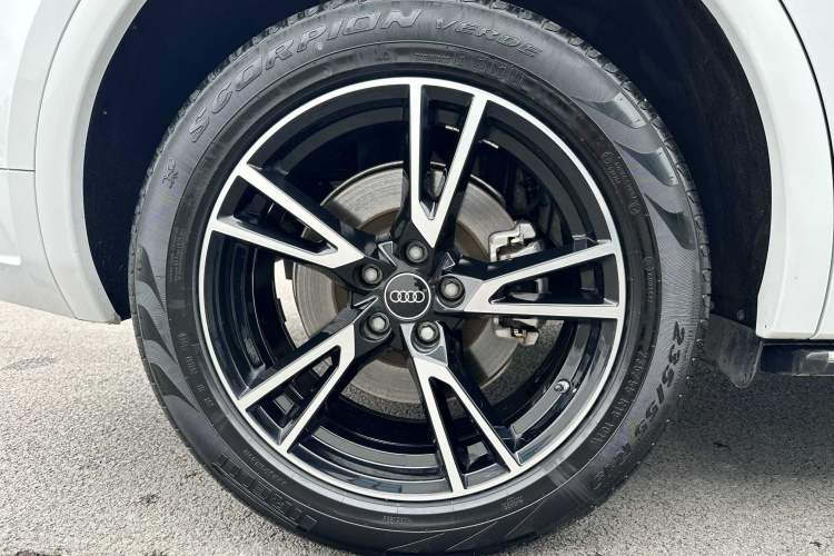 Used Audi Q5L 2024 40 TFSI Fashion Dynamic Model Exterior 9