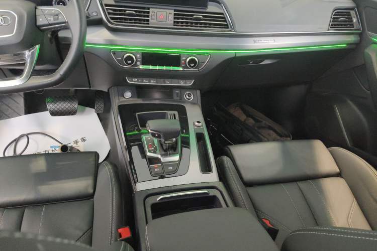 Used Audi Q5L 2024 40 TFSI Fashion Dynamic Model Gear Lever
