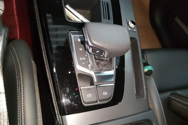 Used Audi Q5L 2024 45 TFSI Luxury Dynamic Model Gear Lever