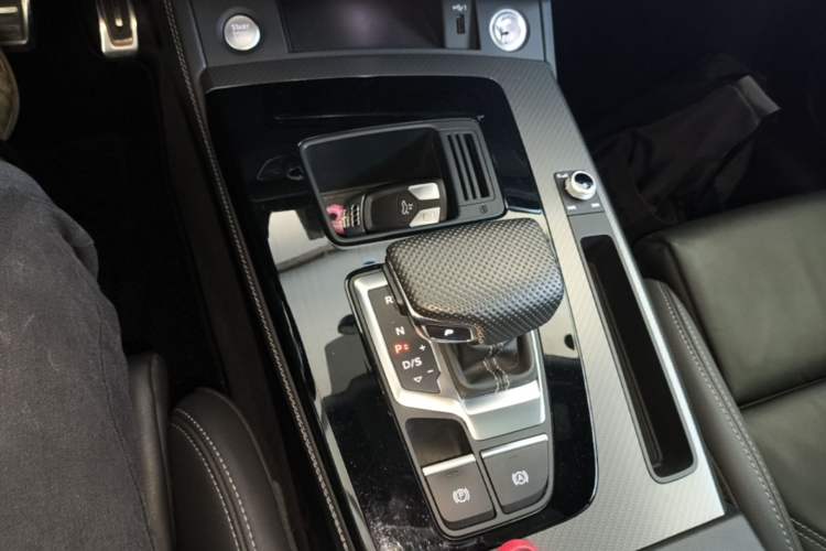 Used Audi Q5L 2024 40 TFSI Luxury Dynamic Edition Gear Lever